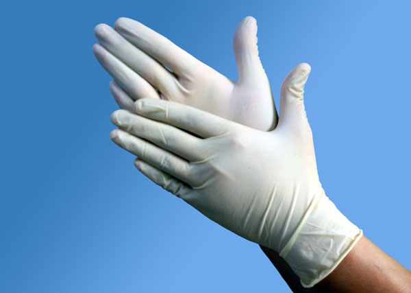 Используйте стерильные перчатки для предотвращения появления аллергии